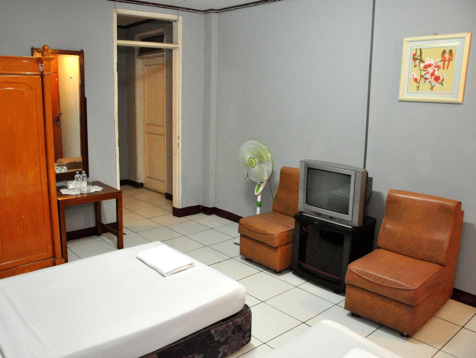 Benua 2* Bandung